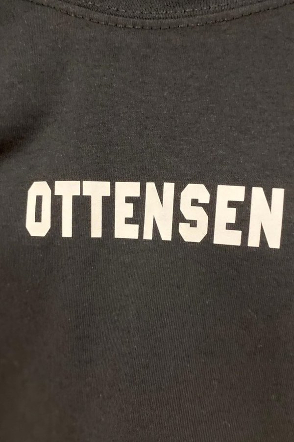 Ottensen - T-Shirt (schwarz; Logo klein) (Kinder)